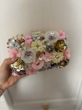 VICI Like Wildflowers Floral Embroidered Clutch/Purse – Champagne BRAND NEW